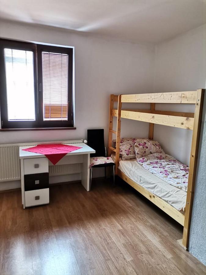 Anh' Private Rooms For Tourist Bratislava Exterior photo