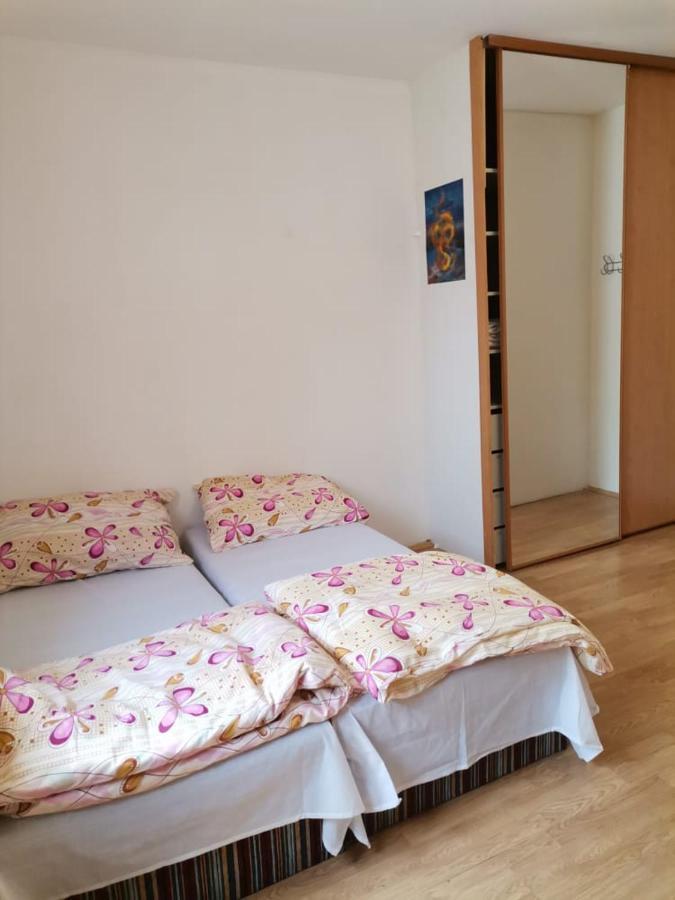 Anh' Private Rooms For Tourist Bratislava Exterior photo