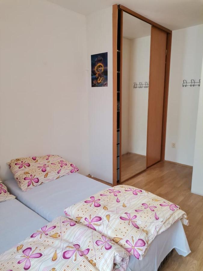 Anh' Private Rooms For Tourist Bratislava Exterior photo